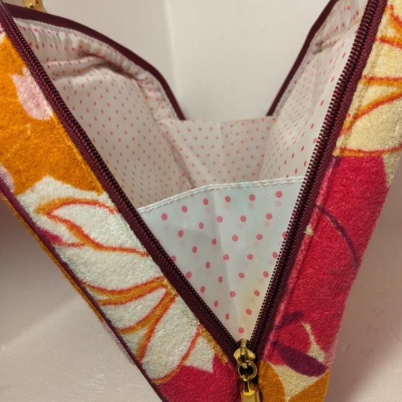 Vintage Terry Cloth Bag with Bamboo Handles - Picture 4 of 9